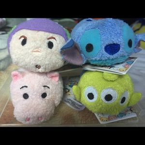 Disney Tsum Tsum 4pk + Free Gift